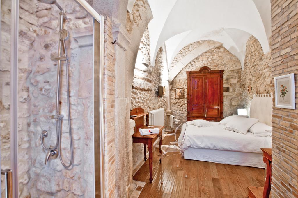 B&B Il Marchese Del Grillo Sulmona Oda fotoğraf