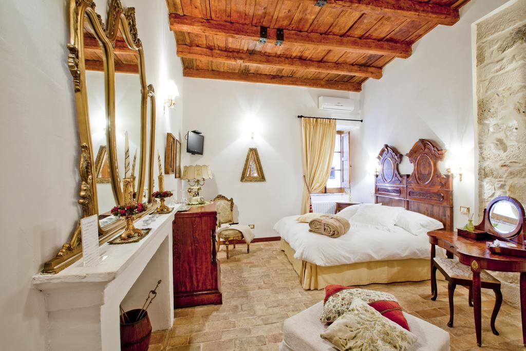 B&B Il Marchese Del Grillo Sulmona Oda fotoğraf